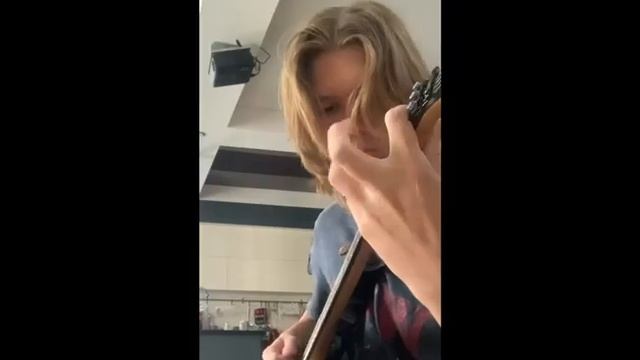 замена струн где звук лучше?shorts