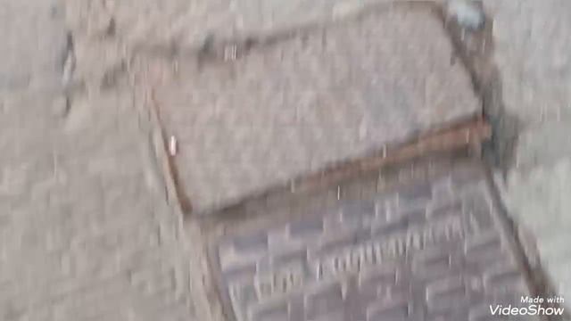 Кирпич в скале.Стенодома идут рядами лентами.Город не? смотреть онлайн