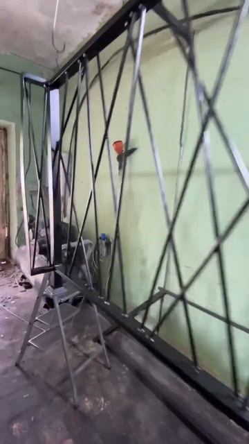 Окрашенные ограждения для лестницы на металлокаркасе смотреть онлайн