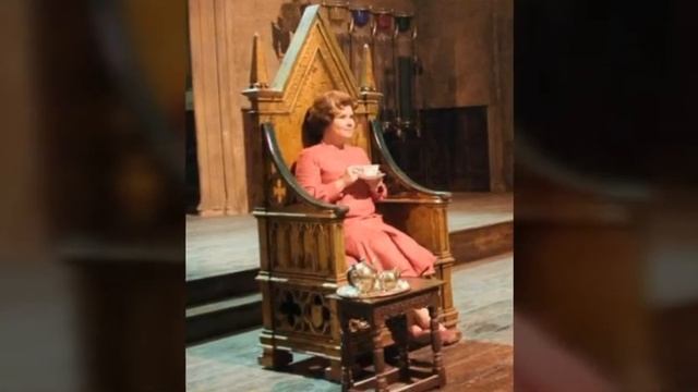 Та, что всегда улыбается / Die Immer Lacht