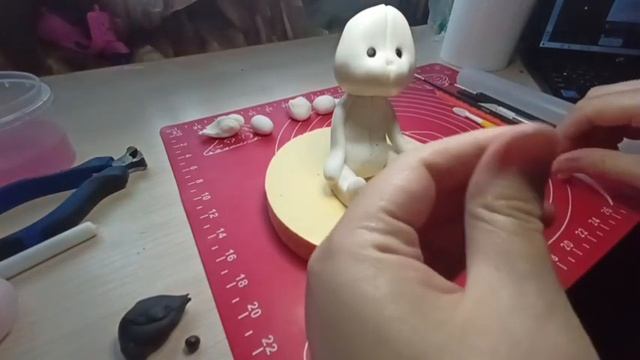 Зайка из сахарной мастики. Украшение для тортика. смотреть онлайн