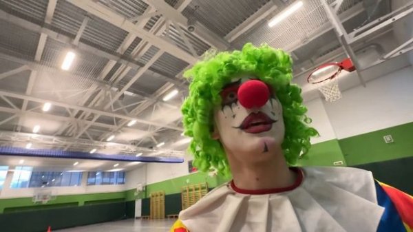 ЭКСТРЕМАЛЬНЫЕ ПРЯТКИ ОТ 100 КЛОУНОВ!
#прятки