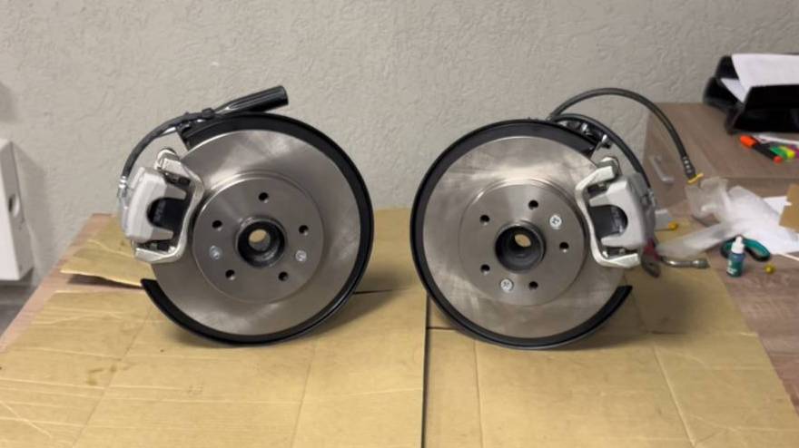 Сборка задних дисковых тормозов на Renault Duster смотреть онлайн