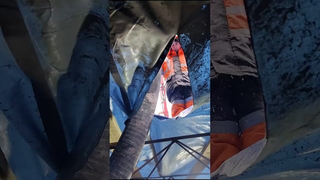 Будни на стройке... #вахта #стройка #мужики #работа #тонн смотреть онлайн