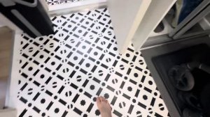 Что случилось с плиткой после покраски спустя два год?