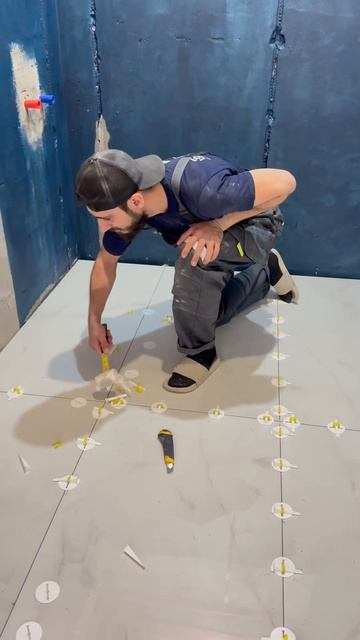 Сбиваем свп на плите любимая работа плиточника 😁!#пли смотреть онлайн