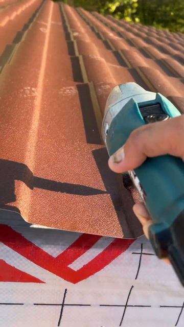 Заменили ондулин на металлочерепицу. #кровля #строите? смотреть онлайн