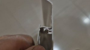 Как установить плинтуса DECONIKA без зазора с  полом?