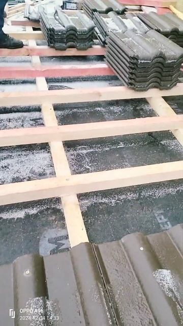 Монтаж Черепицы.Installation of tiles. смотреть онлайн