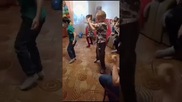 Лопни шарик)))