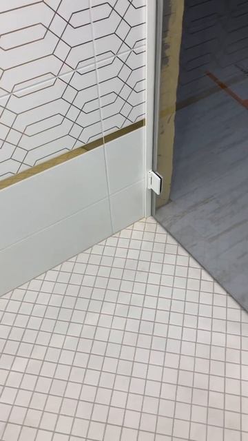 Распашные двери в spa зону, фурнитура в цвете белый мато смотреть онлайн