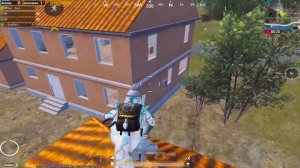 ИГРАЕМ УЛЬТИМЕЙТ ДОБИВАЕМ ЛЕГЕНДУ В ПАБГ МОБАЙЛ