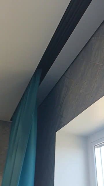 Чёрный карниз в натяжном потолке. смотреть онлайн