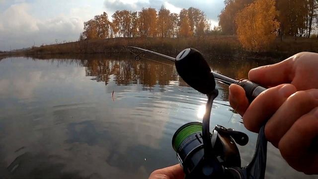 ЩУКА клюёт на силикон! Рыбалка с лодки на джиг 👍. смотреть онлайн