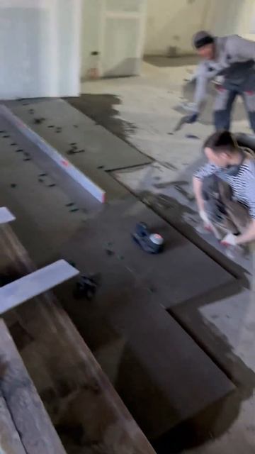 Укладка крупноформатного керамогранита 💯#ремонтхаб? смотреть онлайн