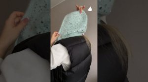 Капор на кнопках с пайетками