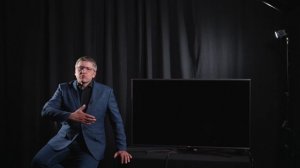 Никита Сергеевич Михалков требует вернуть кресты. Критика.