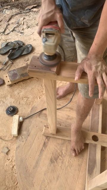 Шлифовка тикового дерева — наша работа каждый день. смотреть онлайн