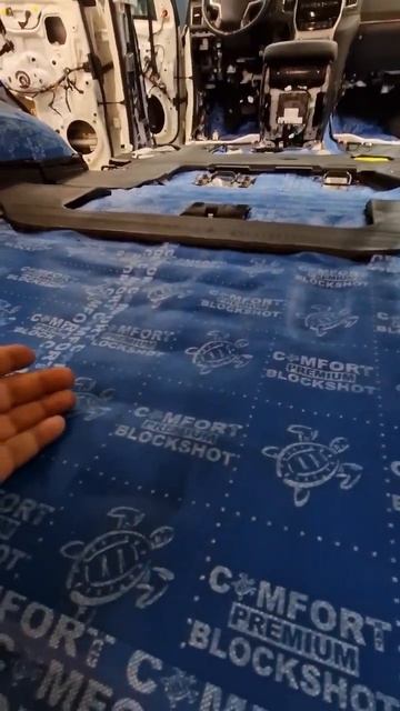 Toyota Land Cruiser. Мы уже установили наш комплект шумоизоляц? смотреть онлайн