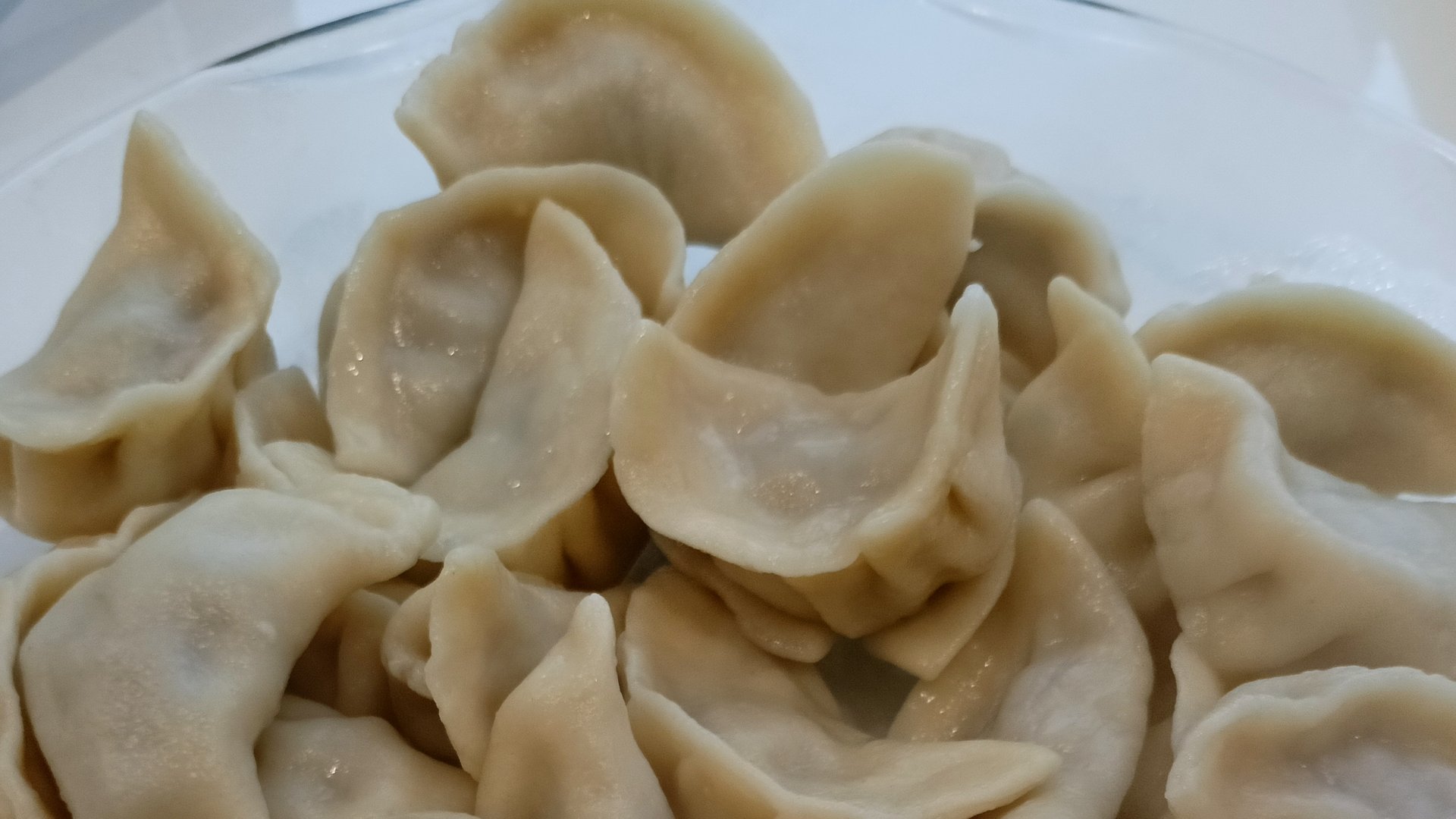 Сделала коррекцию бровей, но теперь стесняюсь показаться 🫣 На ужин пельмешки наляпала смотреть онлайн