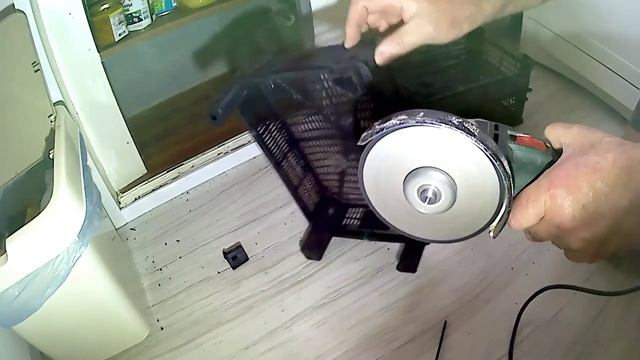 Пластиковые ящики режем по размеру мини овощехранилища. смотреть онлайн