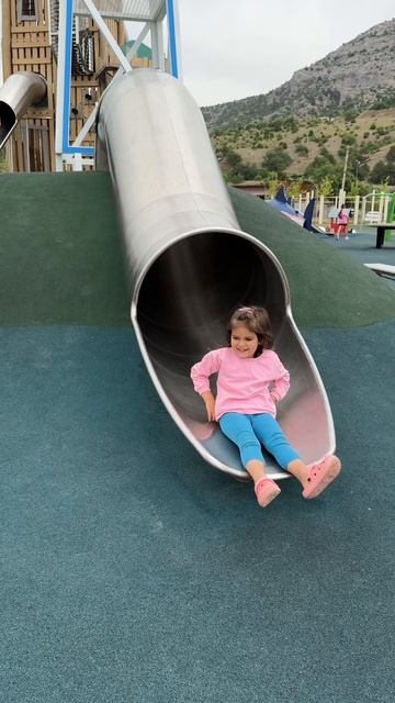 Поселок Веселое в Крыму. Обновленная часть набережной после реконструкции #веселое #крым смотреть онлайн