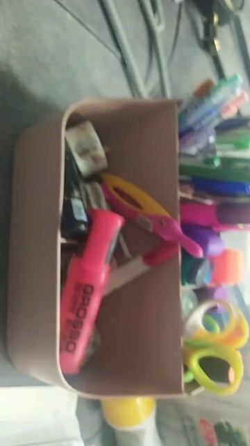 мои обои с канцелярией как вам?