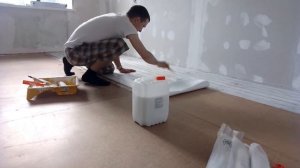 Самодельный ламинат -  Клеим обои на пол вместо линоле?