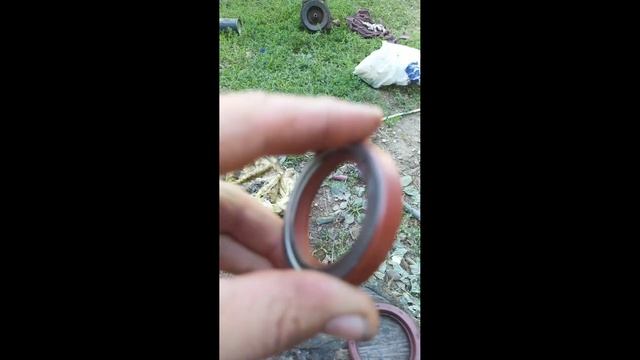 Замена сальника вала сошки ГУРа ZIL 130.