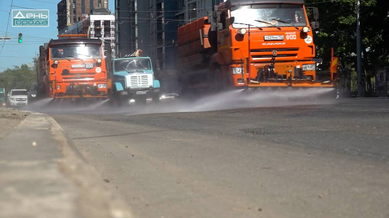 Коммунальные службы усилили работу поливомоечных машин смотреть онлайн