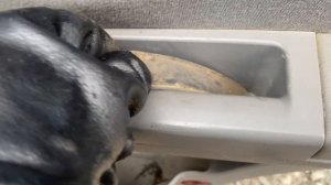 Снимаю зад. прав. Карту двери  Kia Sorento 1 Как снять ? В чём ?