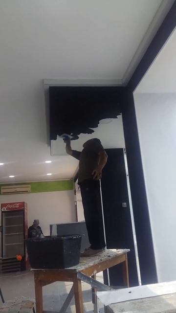 жидкие обои на заправке смотреть онлайн