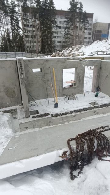 СТРОЙКА монтаж цоколя автокраном #shortsvideo #shots смотреть онлайн