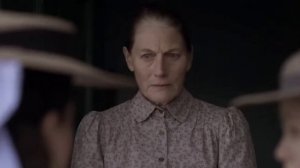 Энн с двумя н. Она слишком чувствительна для этого мира