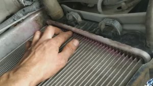 Меняем радиатор охлаждения гранта с кондиционером