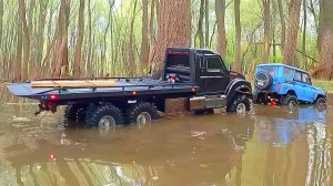 RC Грузовики ЗАБЛУДИЛИСЬ в ЗАТОПЛЕННОМ ЛЕСУ! 😱 Traxxas TRX6, УАЗ и Toyota - Эпичный Брод!