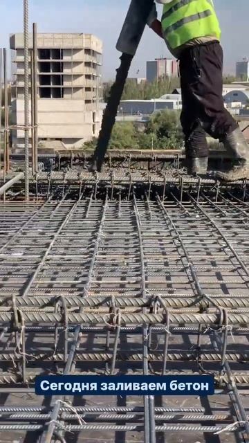 Процесс заливки бетона на перекрытие 6 этажа ЖД "Восто? смотреть онлайн