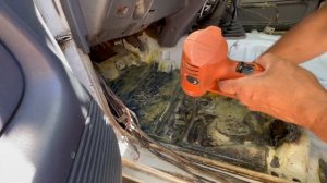 АМС-3, антикоррозийная обработка пола внутри салона ав