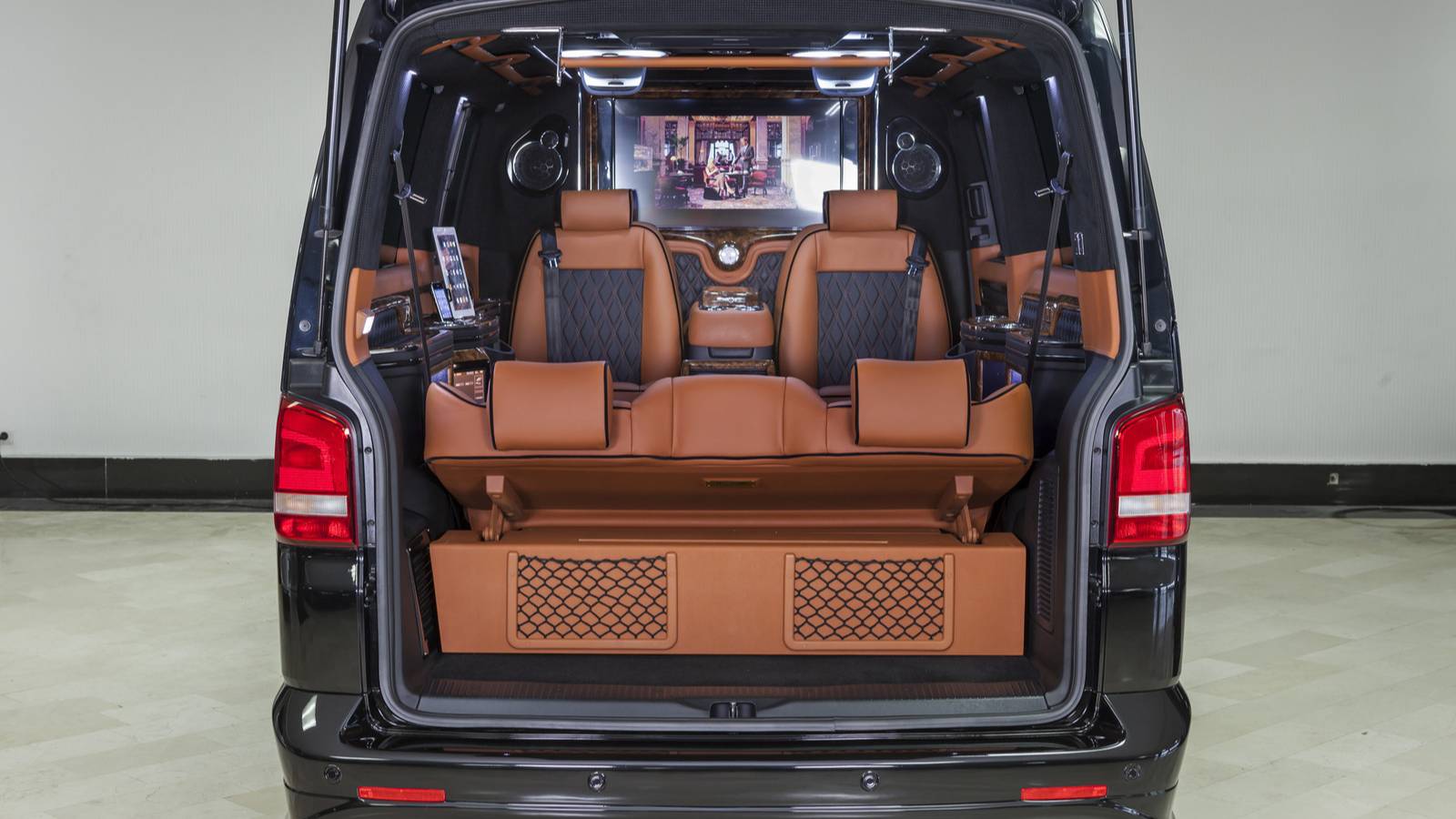 Лучшие авто для большой семьи: комфорт и практичность.