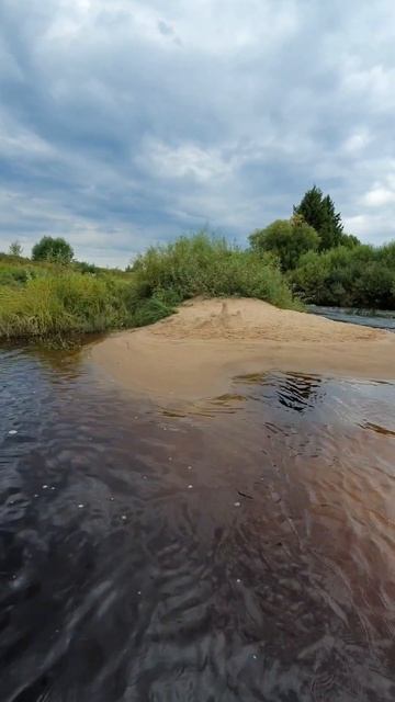 Песчаный замок на рыбалке, кажется в такой глуши нет л? смотреть онлайн