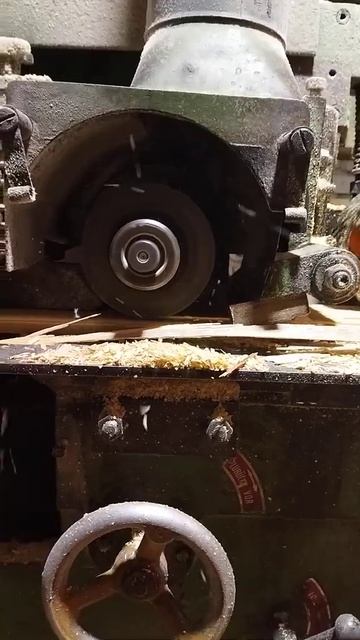 Строжка на четырехстроннем станке (косой планкен)