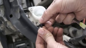 Как снять и не сломать ФИКСАТОРЫ и КЛИПСЫ Фольксваген