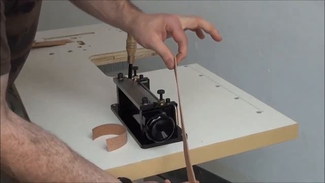 Машинка для двоения (мини шпальт для кожи) смотреть онлайн