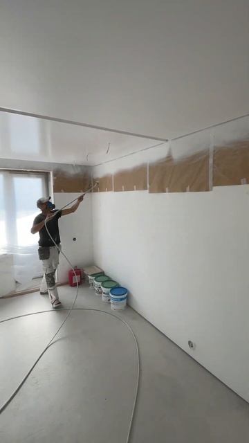 Безвоздушная покраска потолка #design #home #diy #reels #shorts #saratov смотреть онлайн