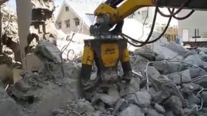 Brokk 260  Перекусывание арматуры