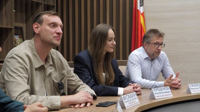 В Администрации города Смоленска в очередной раз приняли гостей из Китайской Народной Республики смотреть онлайн