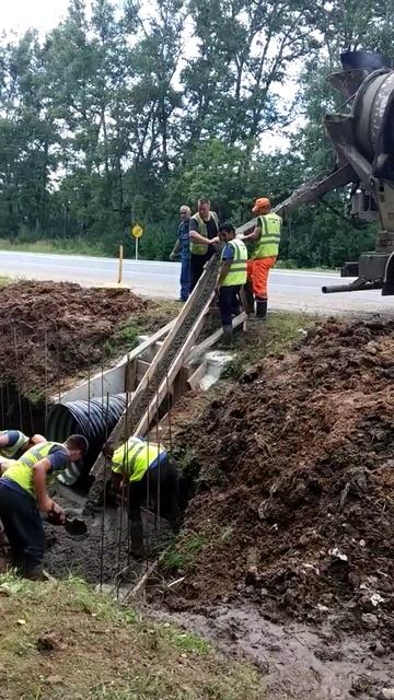 Разгрузка бетона трасса А-8