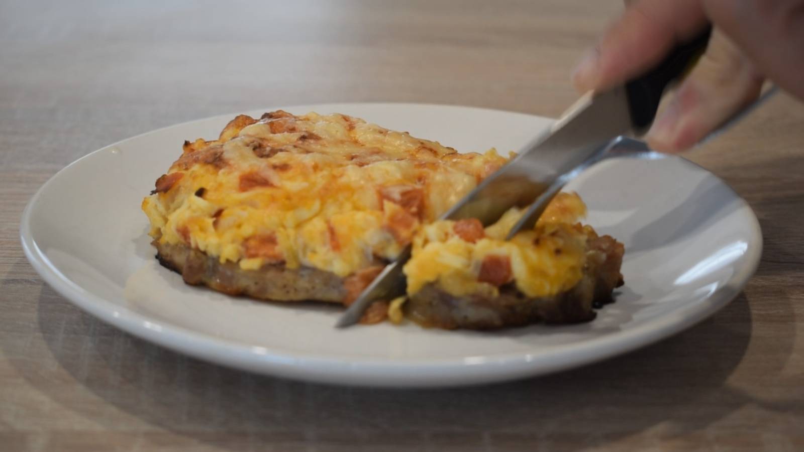 Мясо под нежной шубкой! Очень вкусный и простой рецепт в духовке смотреть онлайн