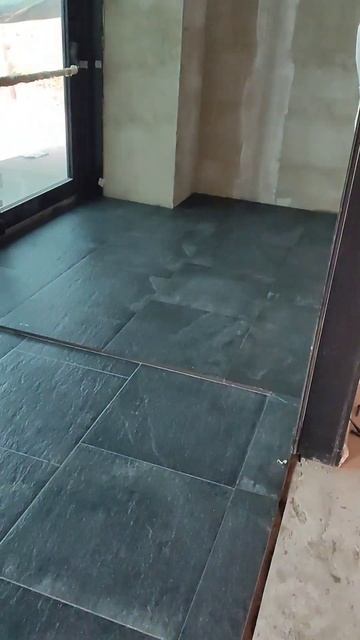 Эпоксидная затирка #своимируками #керамогранит смотреть онлайн