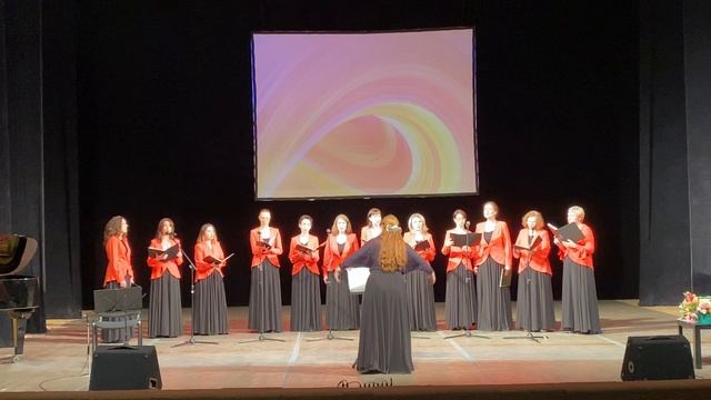 3.Русская народная песня в обработке Л.Жуковой   "Белолица, круглолица"